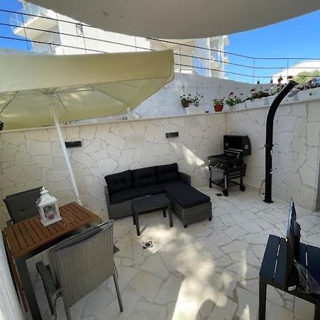 Seaesta Holiday- Modern Studio Apartment Trogir Exterior foto