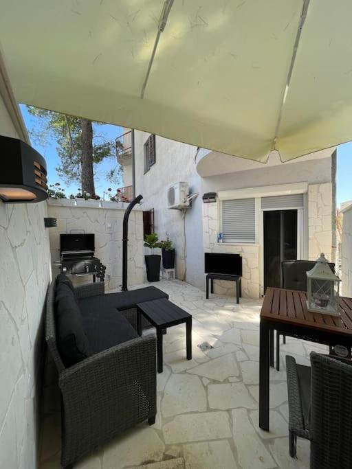 Seaesta Holiday- Modern Studio Apartment Trogir Exterior foto